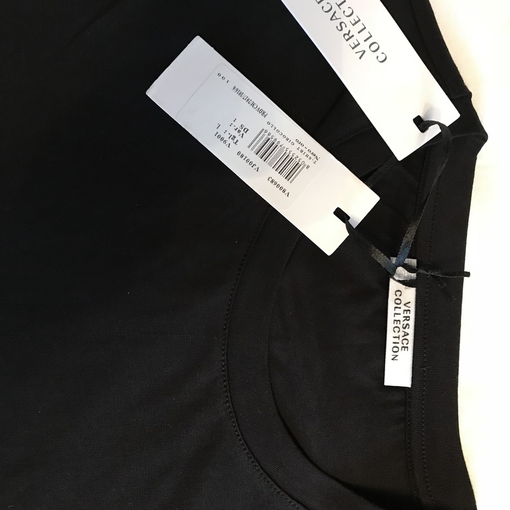 Versace tshirt - Picture 3 of 5